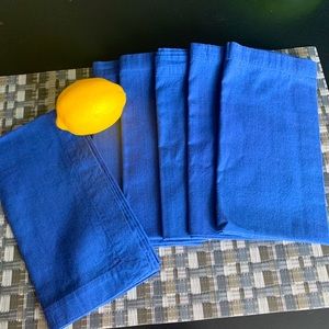 Crate & Barrel set/6 napkins